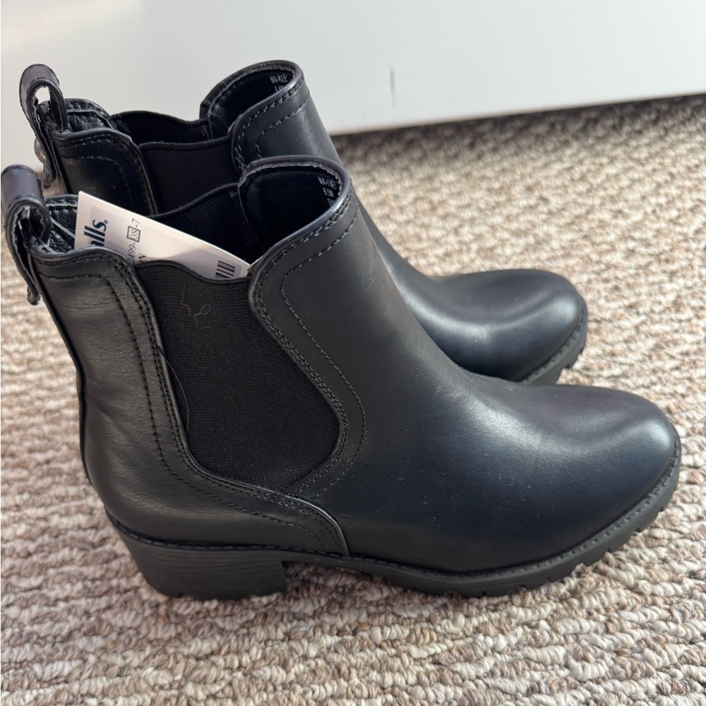 Elegant Black Leather Ankle Booties